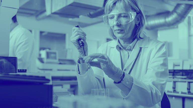 lab technician image